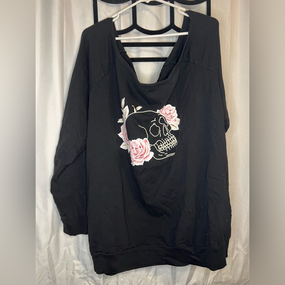 Torrid black off the shoulder long sleeve with skull and rose detail